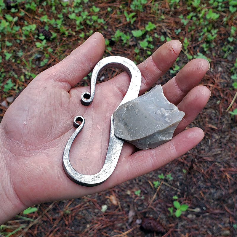 Load image into Gallery viewer, Traditional Flint & Steel - Basic Kit - High-Carbon Steel Striker, Flint and Charcloth