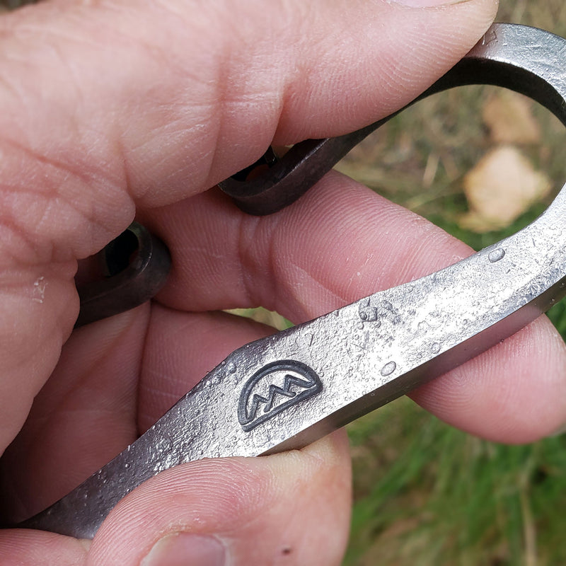 Load image into Gallery viewer, Traditional Flint & Steel - Basic Kit - High-Carbon Steel Striker, Flint and Charcloth