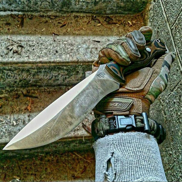 Load image into Gallery viewer, The Escape Evade Pathfinder: Military & Tactical Strap w/ SERE kit, Compass, Kevlar Saw, Cuff Key.