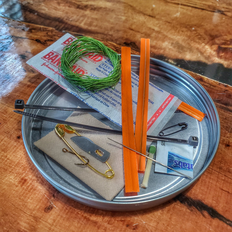 Load image into Gallery viewer, Camper Strap - Outdoor, Hike, & Kayak ready Survival Fire Starter Paracord Bracelet.