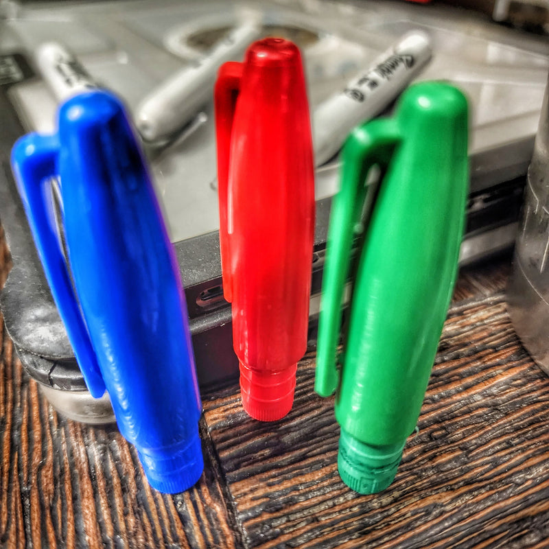 Load image into Gallery viewer, EDC Cache Markers - Hollow Sharpie with internal stash of survival supplies.