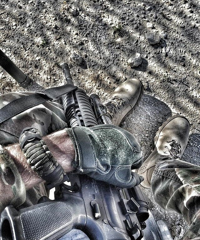 Load image into Gallery viewer, SERE Sidekick- Tactical Survival Paracord Bracelet to Evade, Resist & Escape.