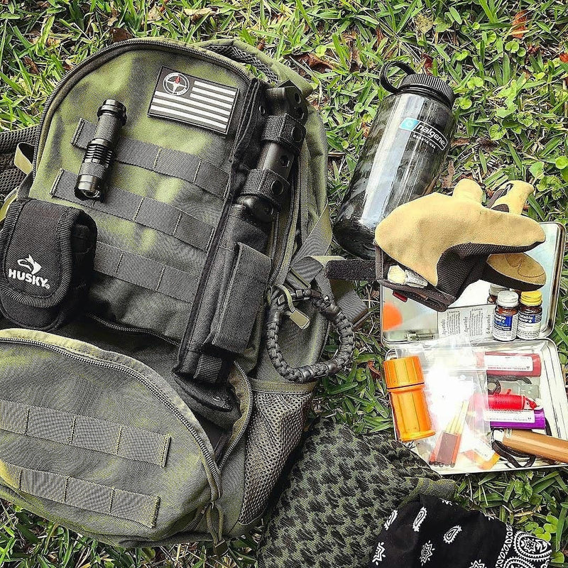 Load image into Gallery viewer, Scout Slimline: Minimalist's Paracord Bracelet for Survival Essentials - Fire, Cut, Shelter, Signal