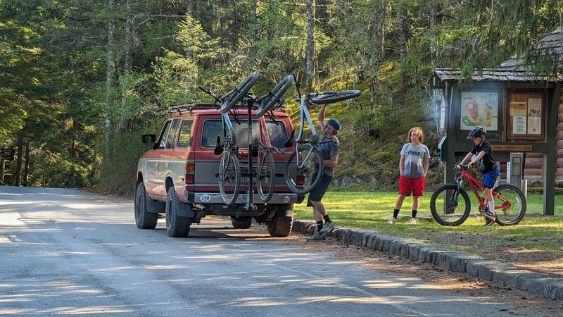 Load image into Gallery viewer, Lolo Racks 4 bike rack for 2" inch hitch (includes locking hitch bolt)
