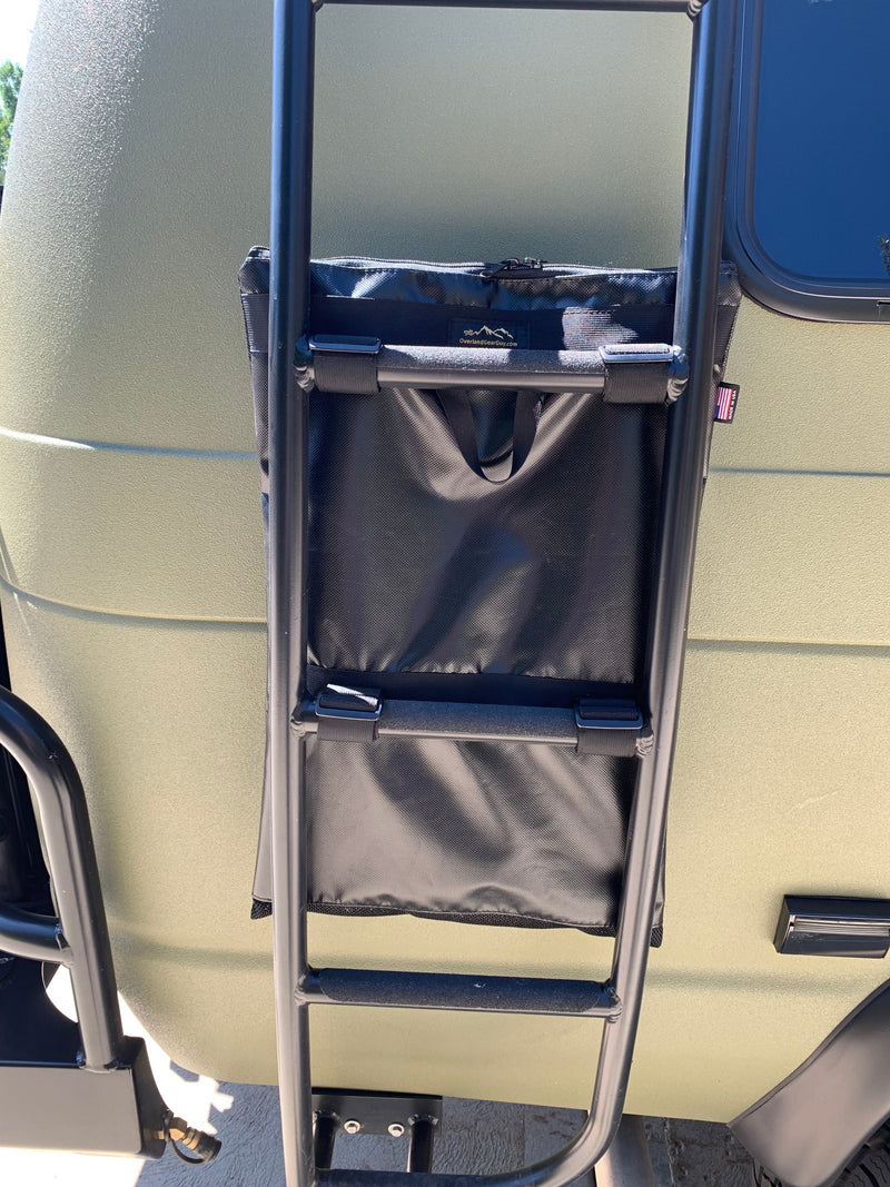 Load image into Gallery viewer, INEOS Grenadier Ladder Trash Bag - 24 inch