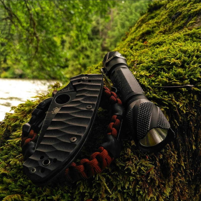 Load image into Gallery viewer, Camper Strap - Outdoor, Hike, & Kayak ready Survival Fire Starter Paracord Bracelet.