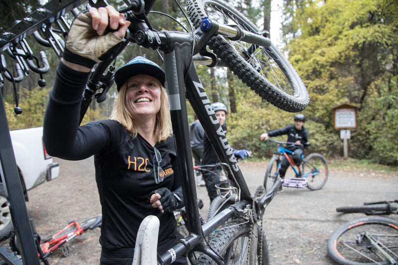 Load image into Gallery viewer, Lolo Racks 4 bike rack for 2" inch hitch (includes locking hitch bolt)