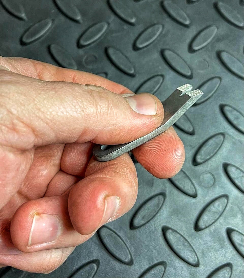 Load image into Gallery viewer, Superesse Micro Task Tool (S-MTT): EDC Pry Implement
