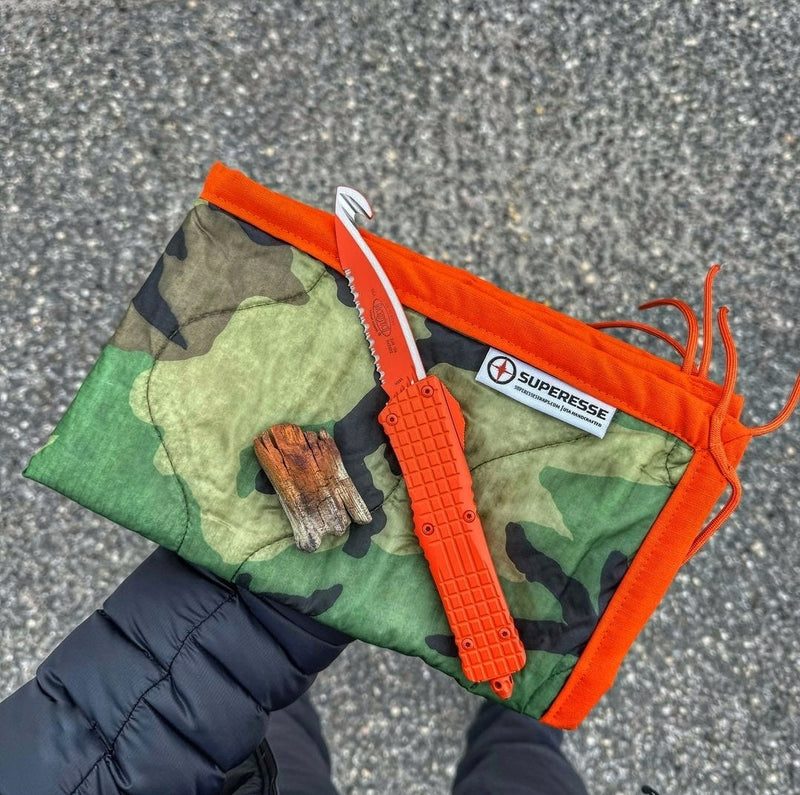 Load image into Gallery viewer, Woobie Hank: Insulated with USGI poncho-liner, serves as a large rag, knee pad, and adventure companion tool.
