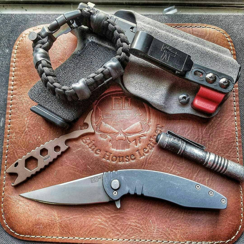 Load image into Gallery viewer, SERE Sidekick- Tactical Survival Paracord Bracelet to Evade, Resist &amp; Escape.
