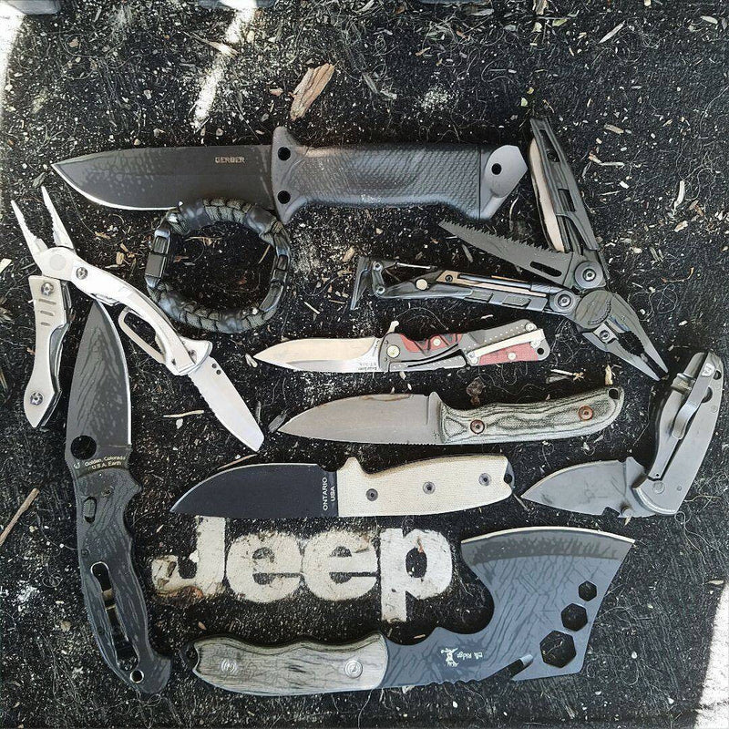 Load image into Gallery viewer, EDC Prepper - Paracord Bracelet Urban Tool Kit Equipped w/ LED Light, fire starter, blade, compass.
