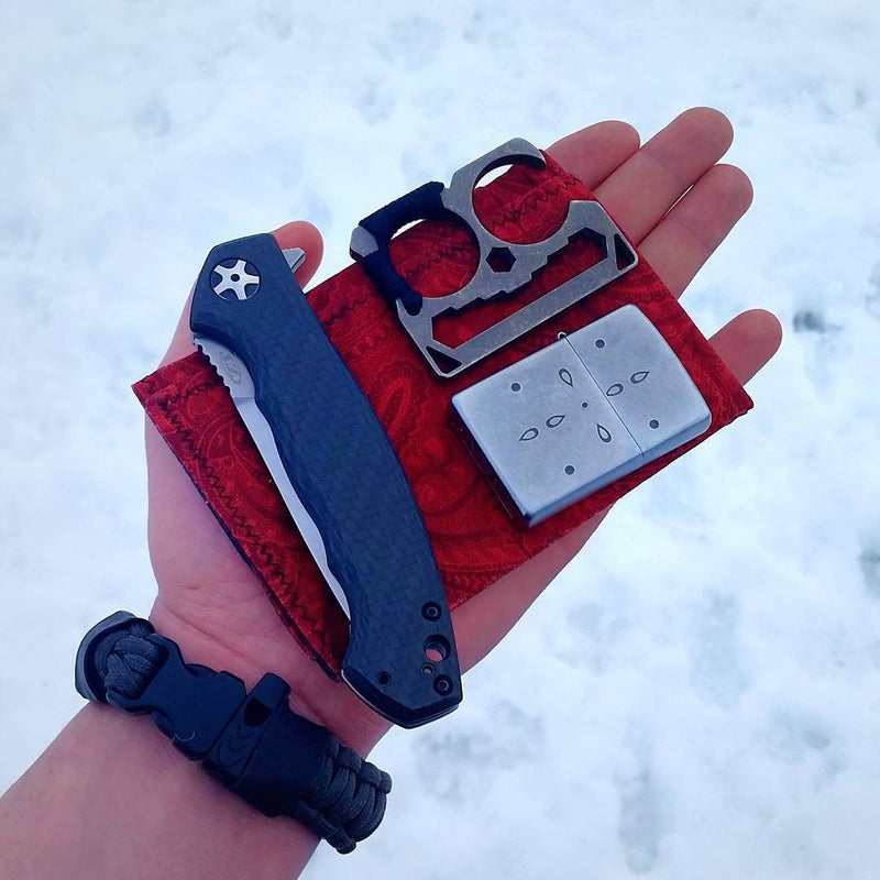 Load image into Gallery viewer, Camper Strap - Outdoor, Hike, &amp; Kayak ready Survival Fire Starter Paracord Bracelet.

