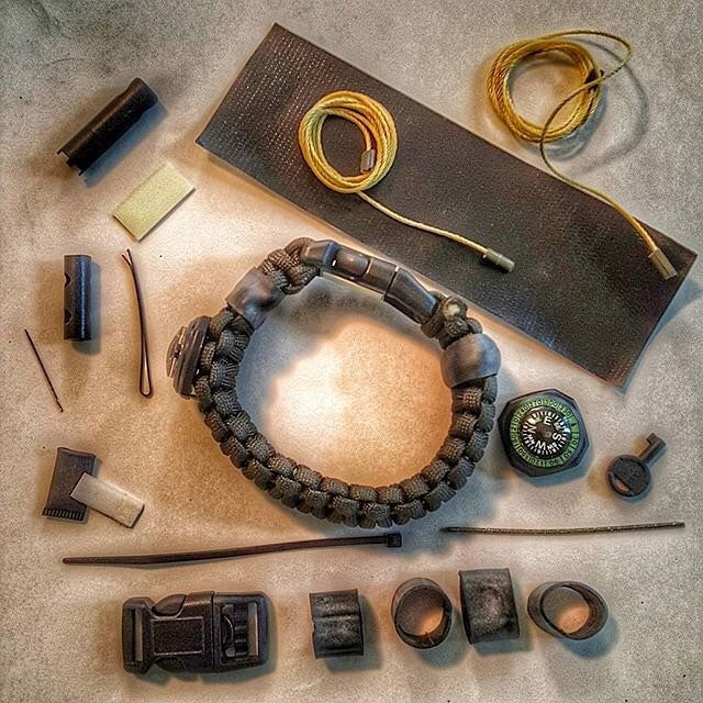 Load image into Gallery viewer, The Escape Evade Pathfinder: Military &amp; Tactical Strap w/ SERE kit, Compass, Kevlar Saw, Cuff Key.
