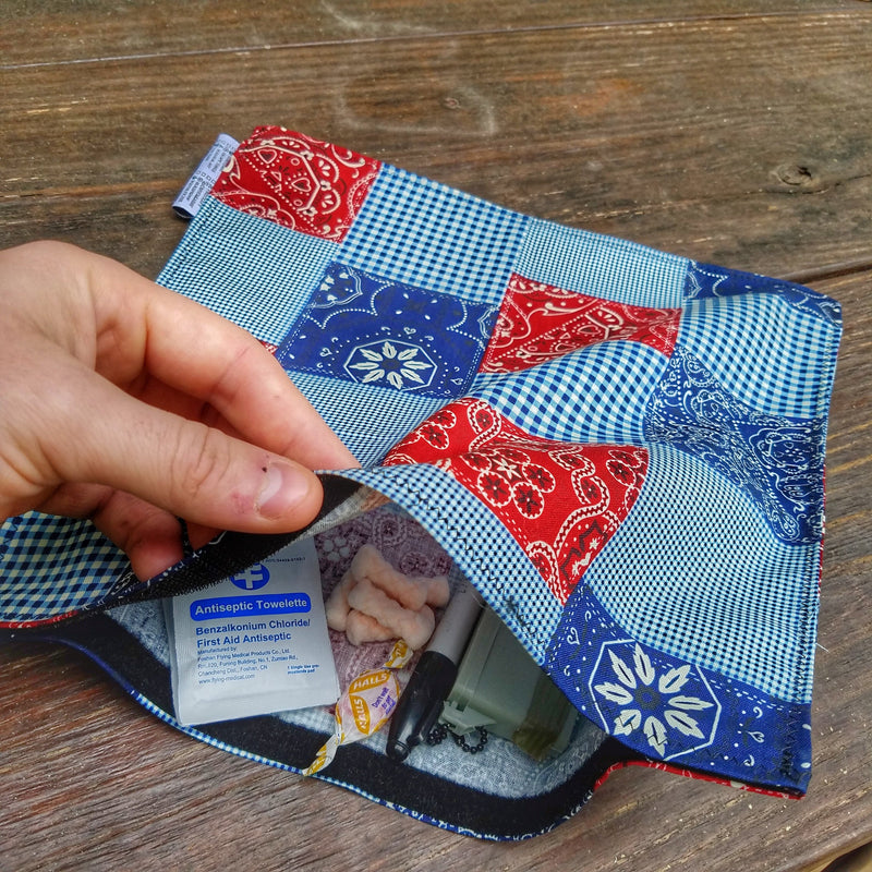 Load image into Gallery viewer, EDC Hank - Pocket Dump Storage Compartment Handkerchief.
