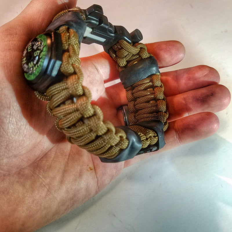 Load image into Gallery viewer, Bug Out Bracelet - Paracord Bracelet, Survive Offgrid with 30 item last ditch effort kit.

