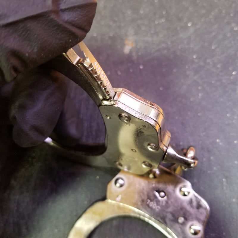 Load image into Gallery viewer, Saw Shim Tool - Custom built flexible steel escape shim with saw tooth edge (2 pack).
