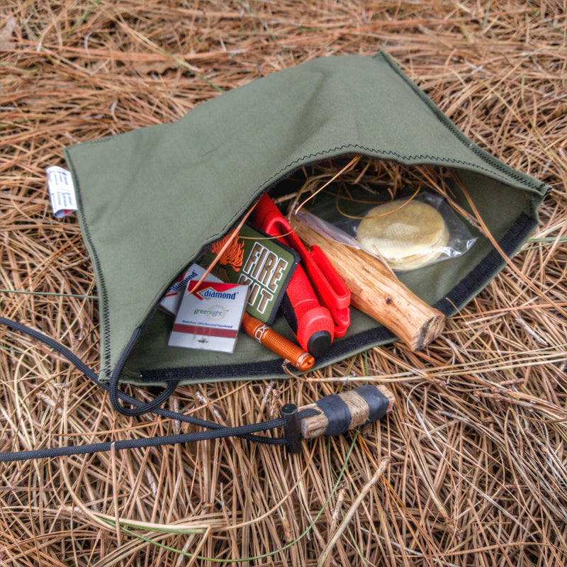 Load image into Gallery viewer, EDC Hank - Pocket Dump Storage Compartment Handkerchief.
