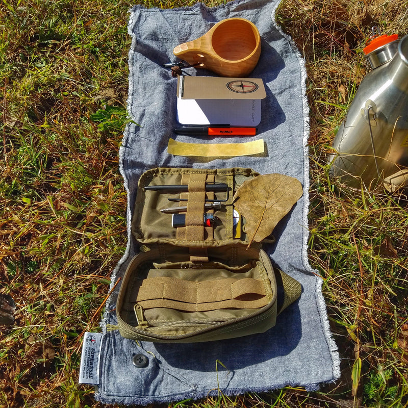 Load image into Gallery viewer, Saw Shemagh: Firestarter sewn button, built-in Kevlar Utility Saw, Fire Tinder border.
