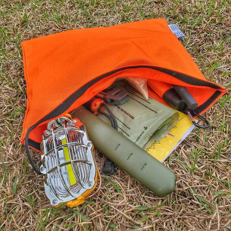 Load image into Gallery viewer, EDC Hank - Pocket Dump Storage Compartment Handkerchief.

