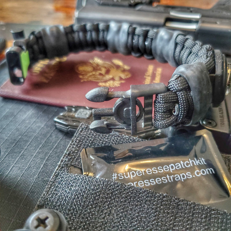 Load image into Gallery viewer, Expeditious Band - Quick Deploy SERE, Hunting, and EDC Survival Bracelet.
