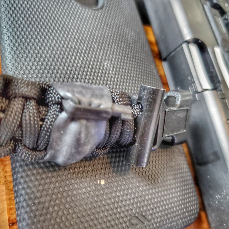 Load image into Gallery viewer, Expeditious Band - Quick Deploy SERE, Hunting, and EDC Survival Bracelet.
