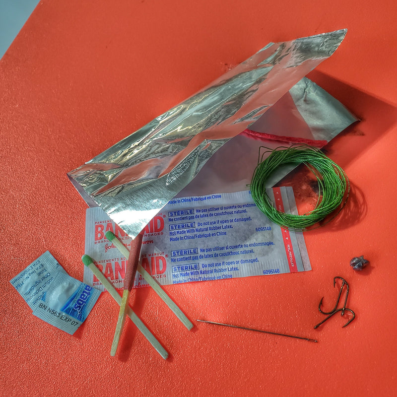 Load image into Gallery viewer, Bug Out Bracelet - Paracord Bracelet, Survive Offgrid with 30 item last ditch effort kit.

