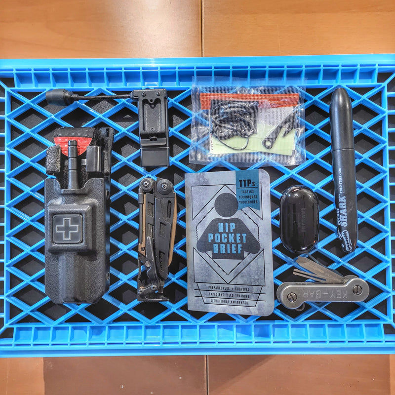 Load image into Gallery viewer, Shim Personal Survival Cards - Wallet Size Vacuum Sealed Survival Packets
