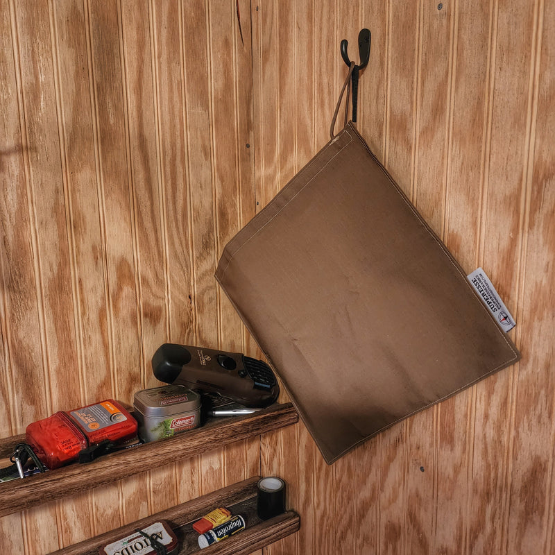 Load image into Gallery viewer, EDC Hank - Pocket Dump Storage Compartment Handkerchief.
