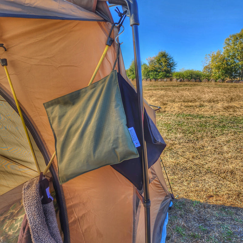 Load image into Gallery viewer, EDC Hank - Pocket Dump Storage Compartment Handkerchief.

