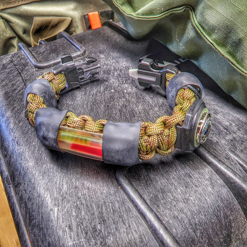 Load image into Gallery viewer, Expeditious Band - Quick Deploy SERE, Hunting, and EDC Survival Bracelet.
