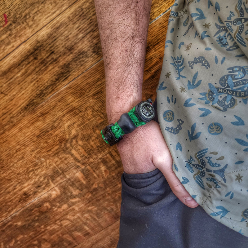 Load image into Gallery viewer, EDC Prepper - Paracord Bracelet Urban Tool Kit Equipped w/ LED Light, fire starter, blade, compass.
