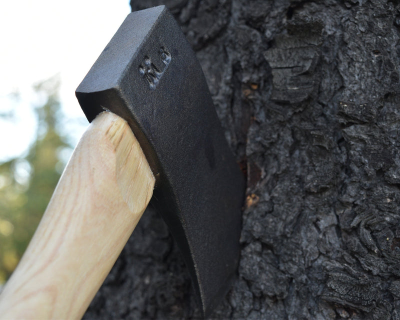 Load image into Gallery viewer, Sport Utility 2.25lb Boy&#39;s Axe w/28&quot; Curved Hickory Handle

