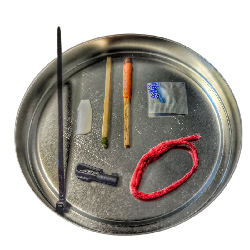 Load image into Gallery viewer, EDC Cache Markers - Hollow Sharpie with internal stash of survival supplies.
