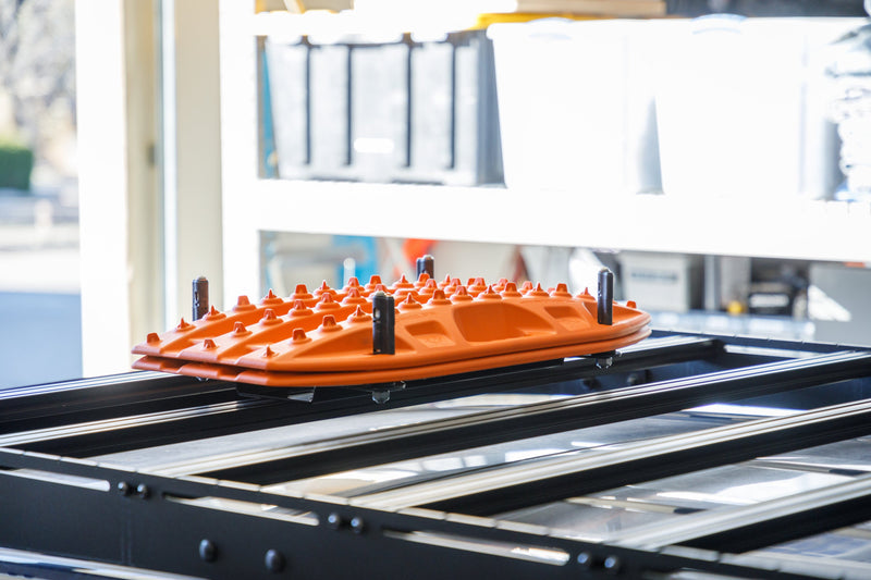 Load image into Gallery viewer, Overland Kitted Universal Mounting Plate for MAXTRAX® Mini
