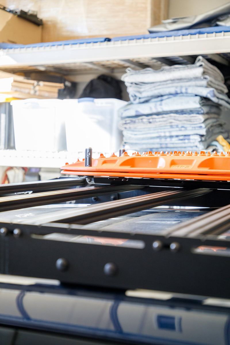 Load image into Gallery viewer, Overland Kitted Universal Mounting Plate for MAXTRAX® MKII and XTREME
