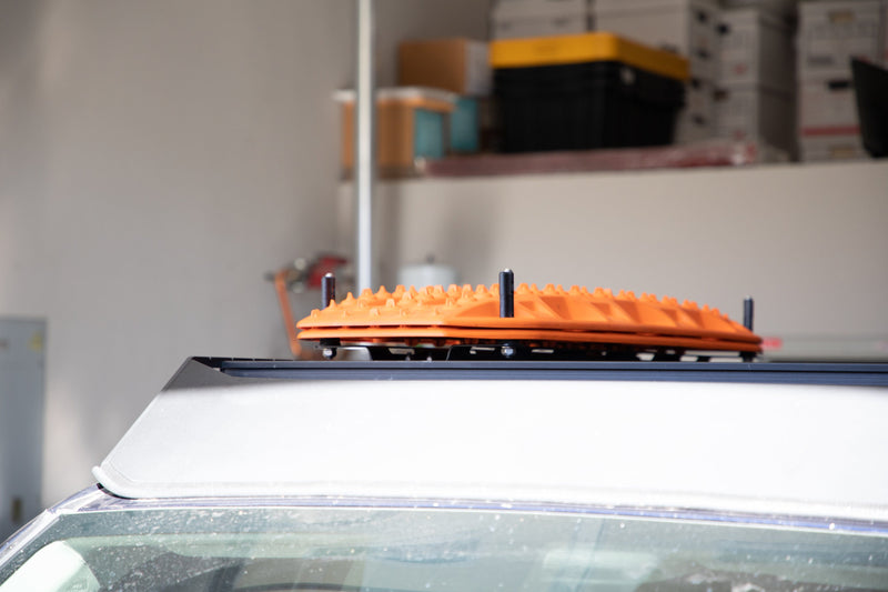Load image into Gallery viewer, Overland Kitted Universal Mounting Plate for MAXTRAX® MKII and XTREME
