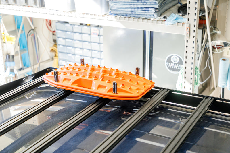 Load image into Gallery viewer, Overland Kitted Universal Mounting Plate for MAXTRAX® Mini
