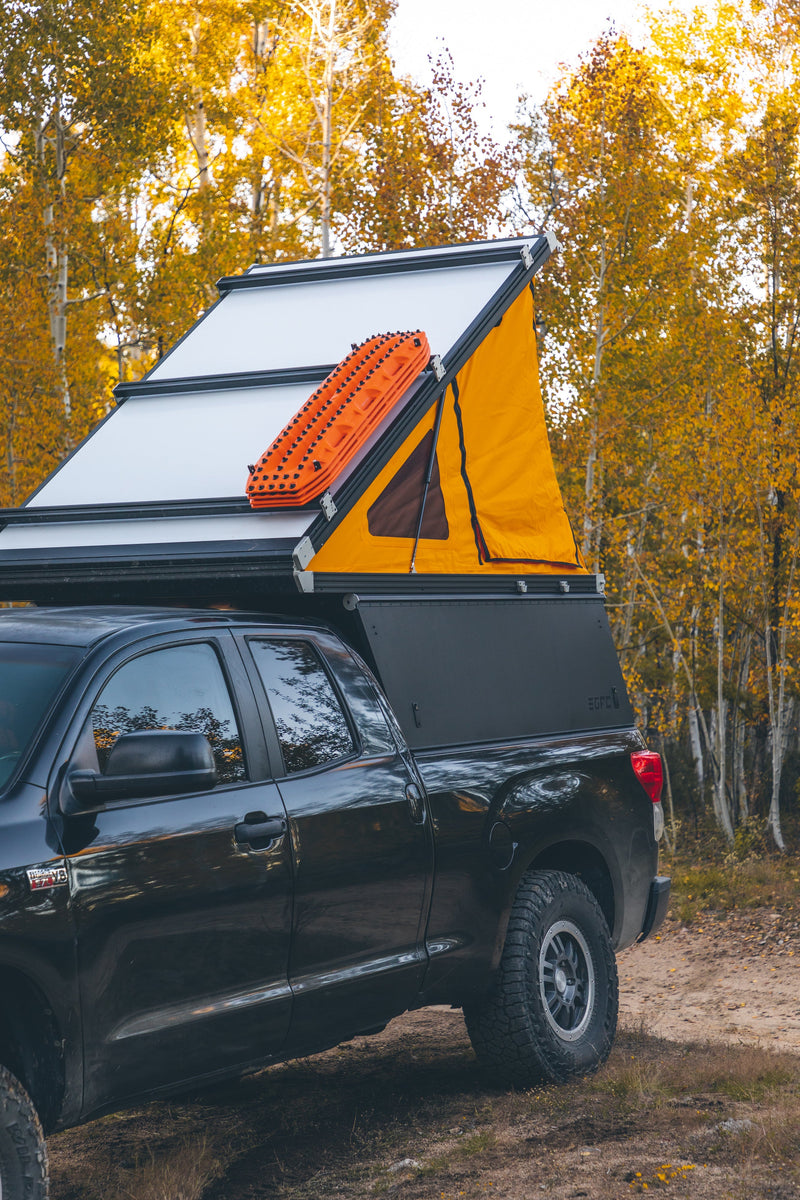 Load image into Gallery viewer, Overland Kitted Boomerang MAXTRAX Mount
