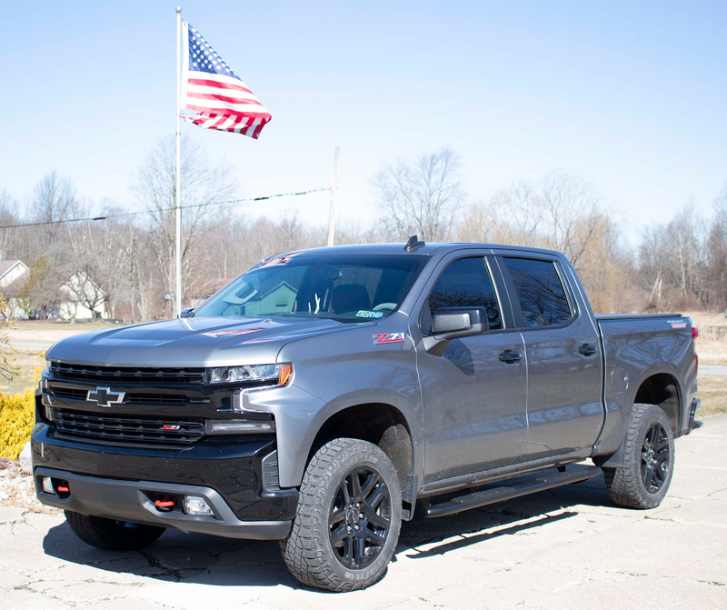 Load image into Gallery viewer, Fishbone Offroad Oval Side Steps For 2019-2024 GM Pickups FB21383

