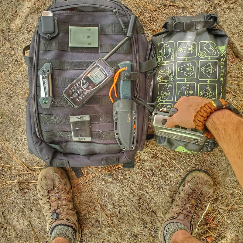 Load image into Gallery viewer, Illumination Patch Kit: Built-in Flashlight and Chemlight Morale Patch
