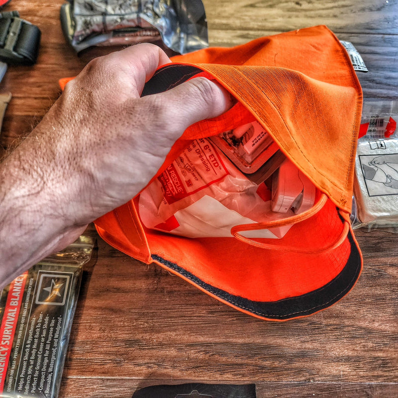 Load image into Gallery viewer, EDC Hank - Pocket Dump Storage Compartment Handkerchief.
