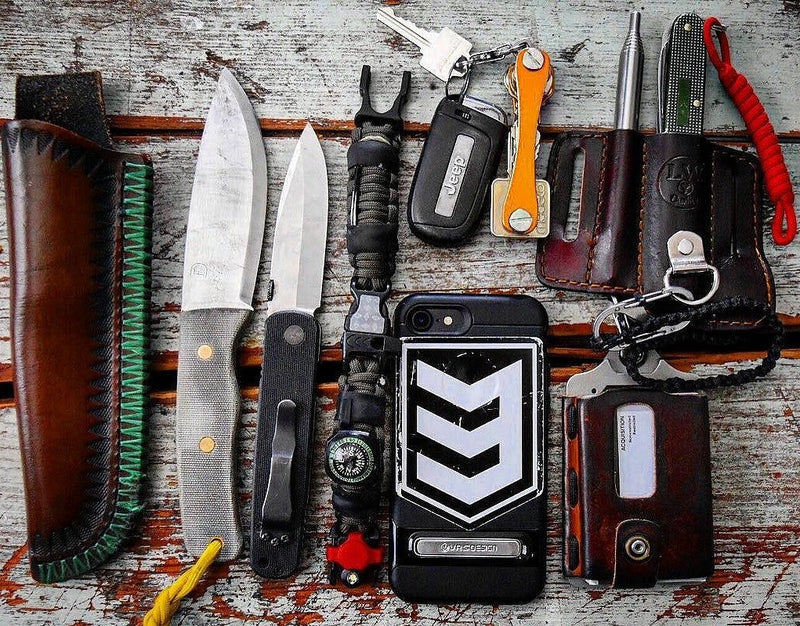Load image into Gallery viewer, EDC Prepper - Paracord Bracelet Urban Tool Kit Equipped w/ LED Light, fire starter, blade, compass.
