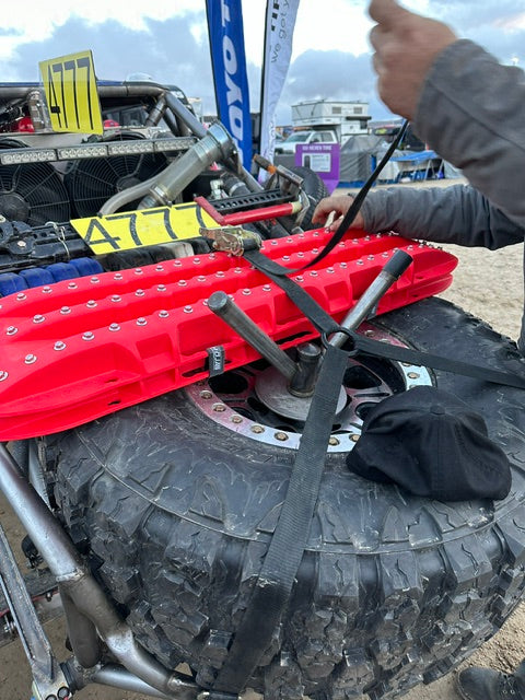 Load image into Gallery viewer, Ultimate Traction recovery board with steel plugs
