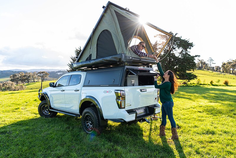 Load image into Gallery viewer, Ironman 4X4 SWIFT 1400 HARD SHELL ROOFTOP TENT
