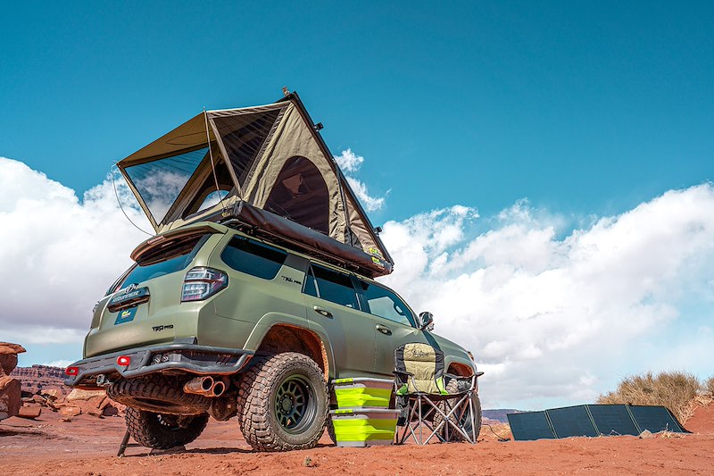 Load image into Gallery viewer, Ironman 4X4 SWIFT 1400 HARD SHELL ROOFTOP TENT
