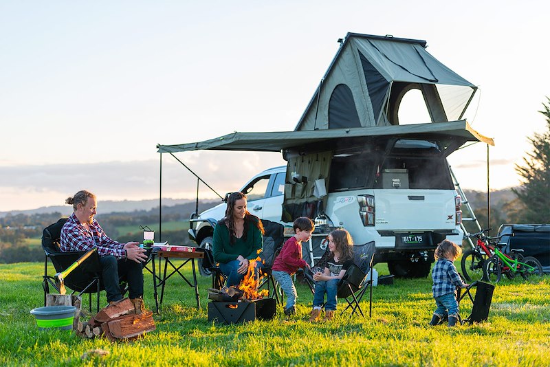 Load image into Gallery viewer, Ironman 4X4 SWIFT 1400 HARD SHELL ROOFTOP TENT
