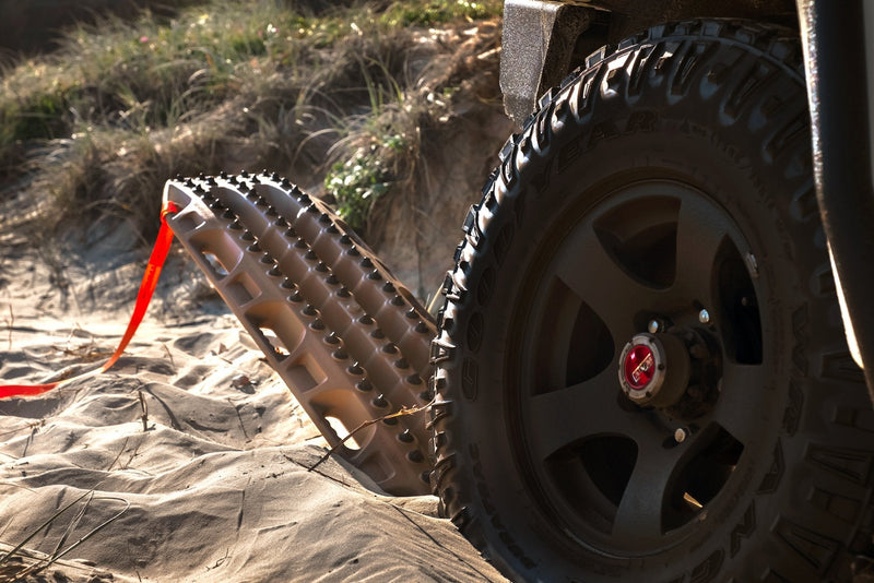 Load image into Gallery viewer, MAXTRAX XTREME Desert Tan Recovery Boards
