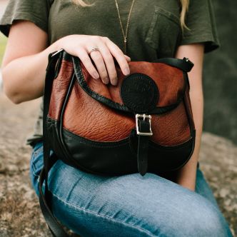 Load image into Gallery viewer, Bison Leather Medium Shell Purse
