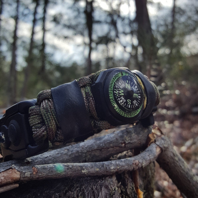 Load image into Gallery viewer, EDC Prepper - Paracord Bracelet Urban Tool Kit Equipped w/ LED Light, fire starter, blade, compass.
