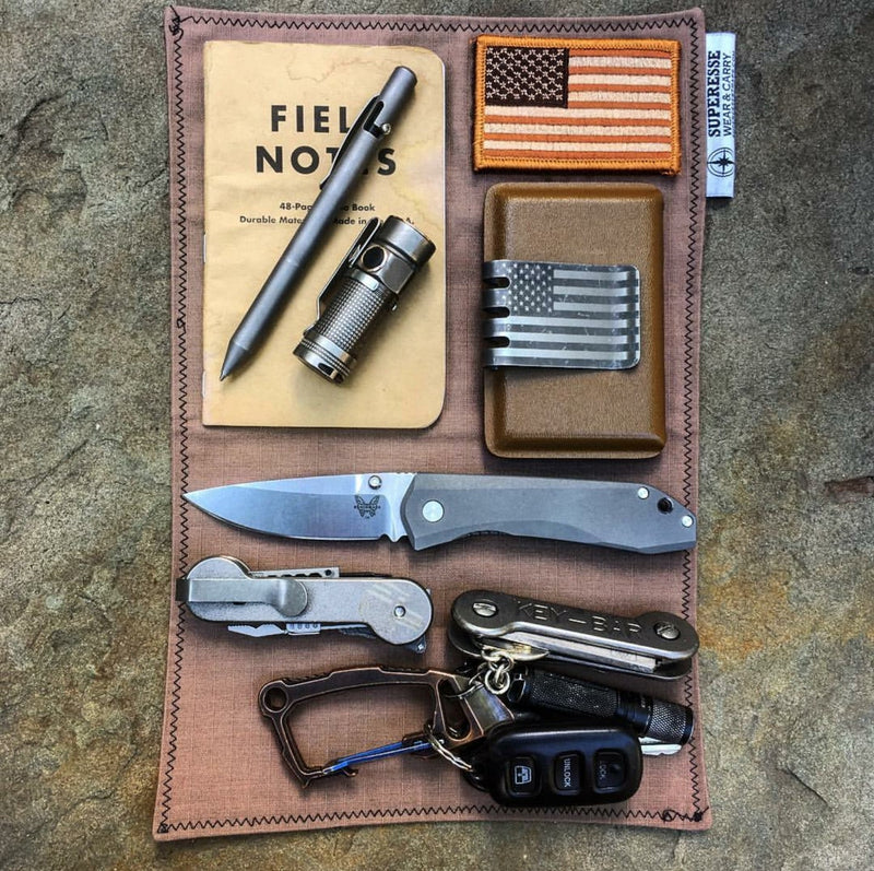 Load image into Gallery viewer, Tactical Tissue: Morale Patch compatible Ripstop stitched hank with covert storage pocket.
